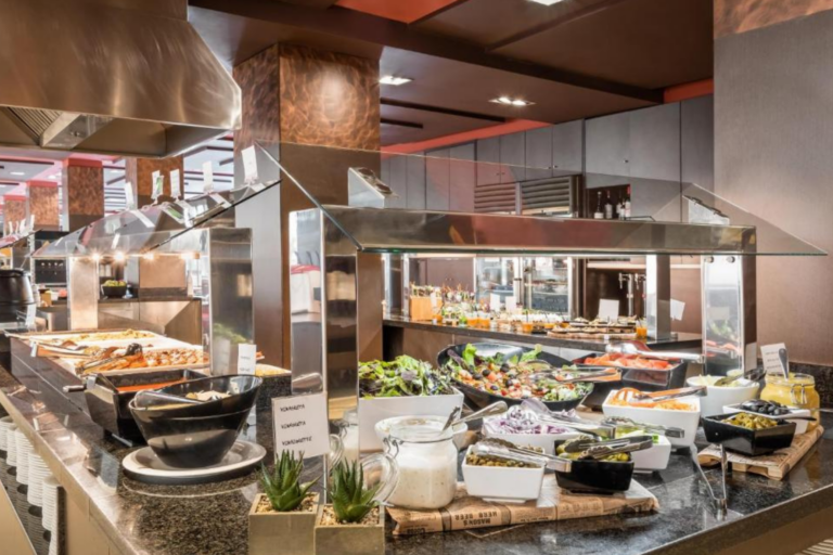 8. Lloret - Plaza Paris buffet