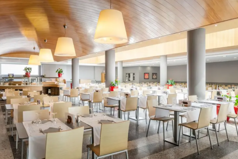 8. Santa - Caprici restaurant